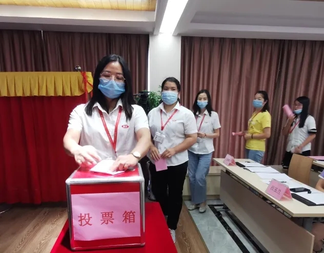 ϲѶ���㶫���Ѹ�Ů��ϻ���ʽ������ (3)